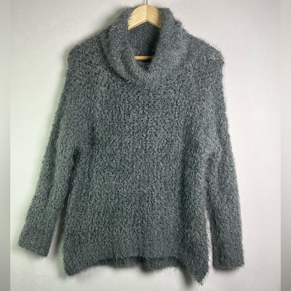 POL Sweaters - POL Women’s Fluffy Eyelash Knit Cowl Neck Sweater Gray Textured Pullover Sz S